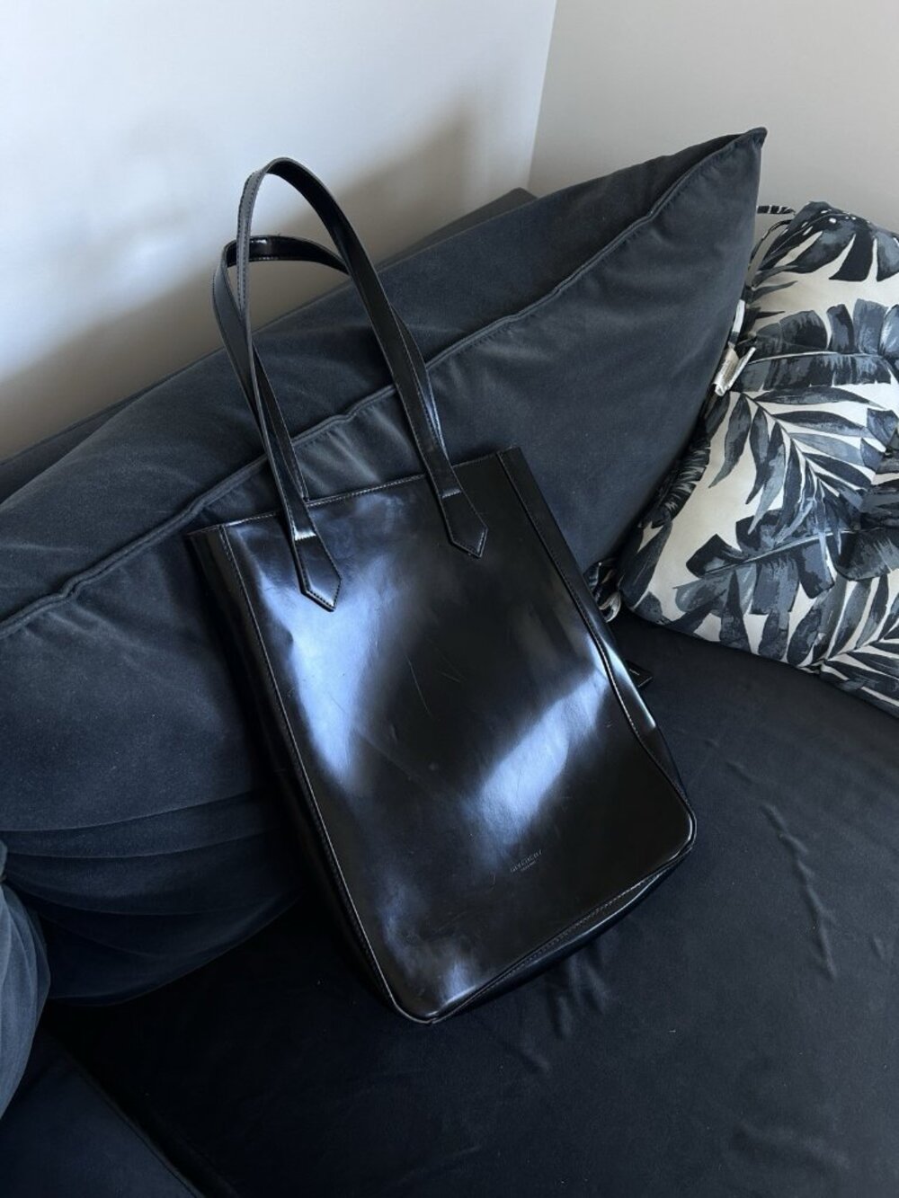 Givenchy Leather Tote Bag Black Classic Chic Everyday Style - Picture 2 of 11